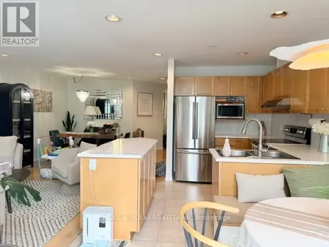 124 Landover Crescent Ottawa ON K2M 2W2