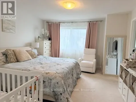 124 Landover Crescent Ottawa ON K2M 2W2