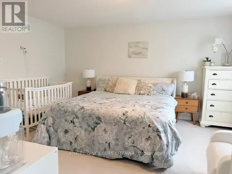 124 Landover Crescent Ottawa ON K2M 2W2