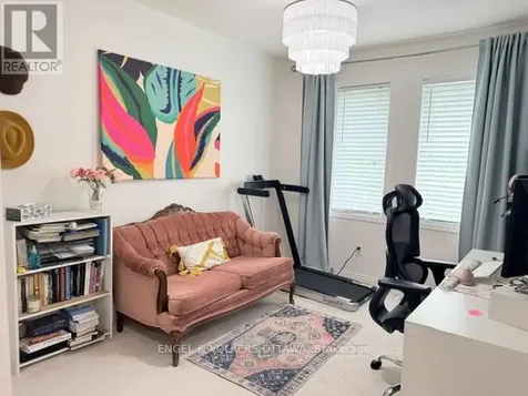 124 Landover Crescent Ottawa ON K2M 2W2