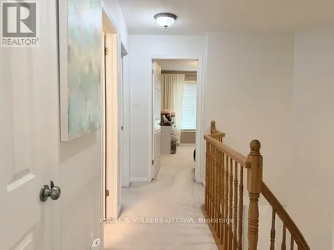 124 Landover Crescent Ottawa ON K2M 2W2