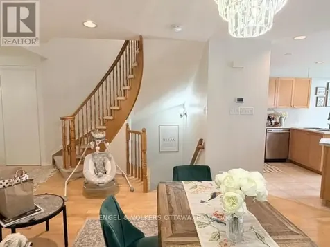 124 Landover Crescent Ottawa ON K2M 2W2