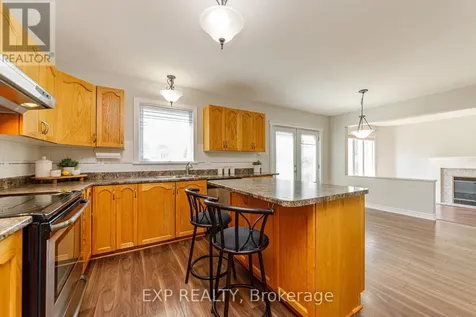 40 Newborough Crescent Ottawa ON K2G 6A5