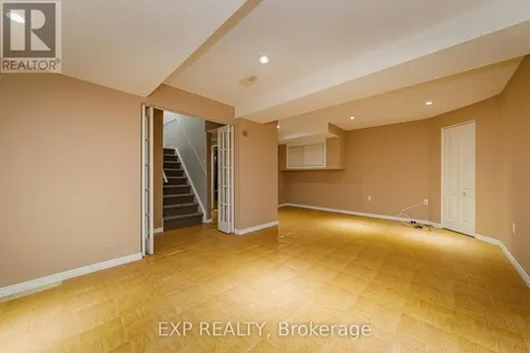 40 Newborough Crescent Ottawa ON K2G 6A5