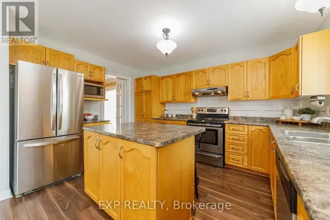 40 Newborough Crescent Ottawa ON K2G 6A5