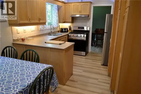 307 Erindale Drive Burlington ON L7L 4T3
