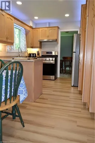 307 Erindale Drive Burlington ON L7L 4T3