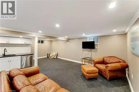 307 Erindale Drive Burlington ON L7L 4T3