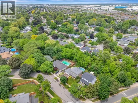 307 Erindale Drive Burlington ON L7L 4T3
