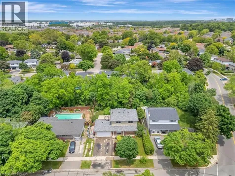 307 Erindale Drive Burlington ON L7L 4T3