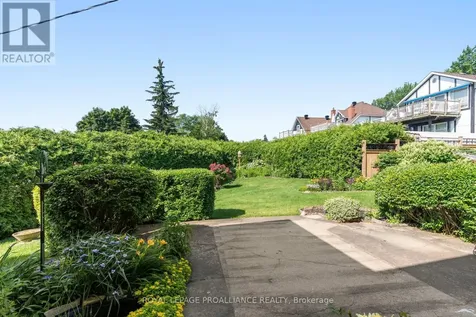 1 Hardy Crescent Brockville ON K6V 3A2