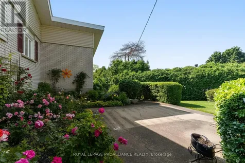 1 Hardy Crescent Brockville ON K6V 3A2