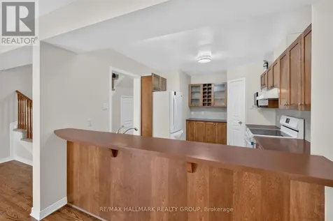 24 Gray Crescent Ottawa ON K2K 3J6