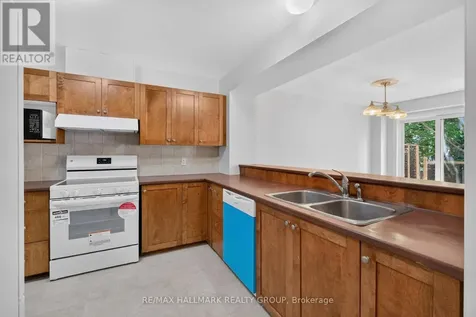 24 Gray Crescent Ottawa ON K2K 3J6