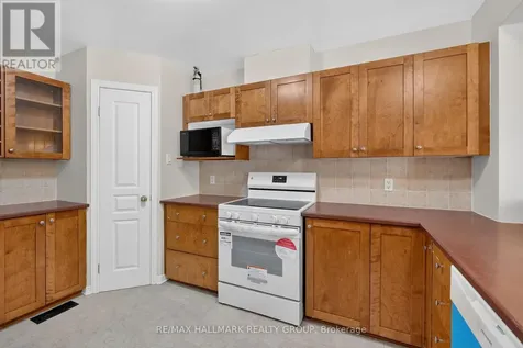 24 Gray Crescent Ottawa ON K2K 3J6