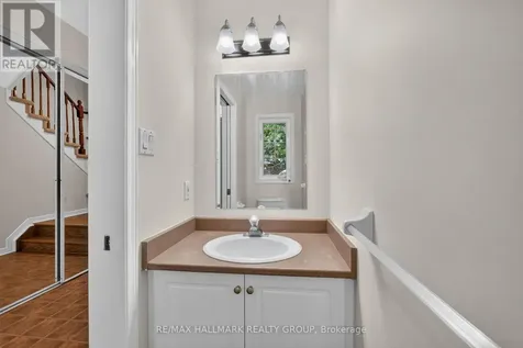 24 Gray Crescent Ottawa ON K2K 3J6