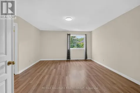 24 Gray Crescent Ottawa ON K2K 3J6