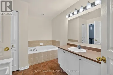 24 Gray Crescent Ottawa ON K2K 3J6