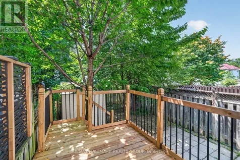 24 Gray Crescent Ottawa ON K2K 3J6