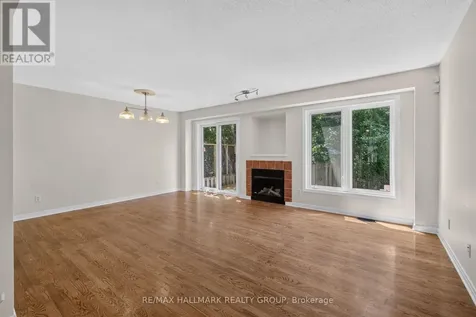 24 Gray Crescent Ottawa ON K2K 3J6