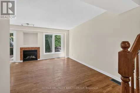 24 Gray Crescent Ottawa ON K2K 3J6