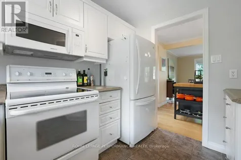 1550 Bourcier Drive Ottawa ON K1E 3J2