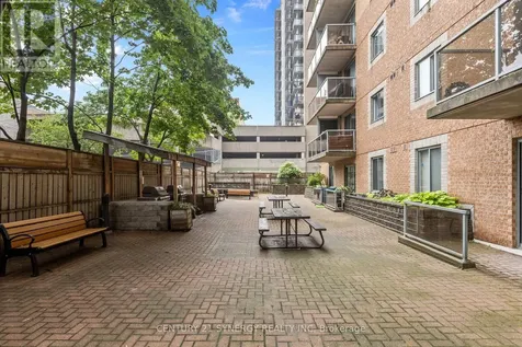 429 Somerset Street West Ottawa ON K2P 2P5