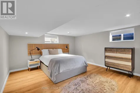 1321 Rustic Drive Ottawa ON K2C 2Y3