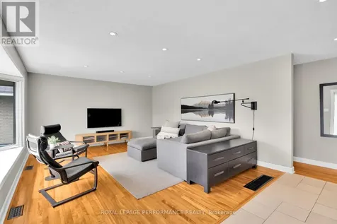 1321 Rustic Drive Ottawa ON K2C 2Y3