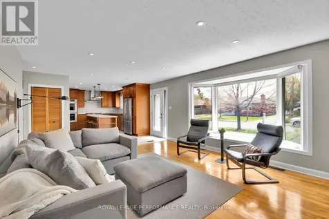 1321 Rustic Drive Ottawa ON K2C 2Y3