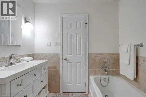1580 Kerns Road Burlington ON L7P 3A7