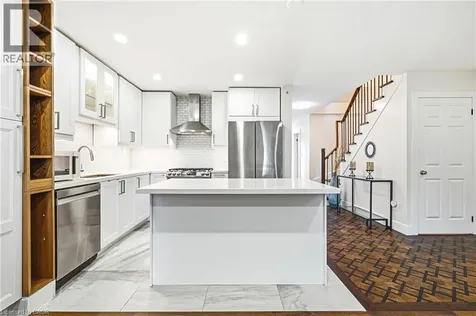 2116 Prospect Street Burlington ON L7R 1Y9