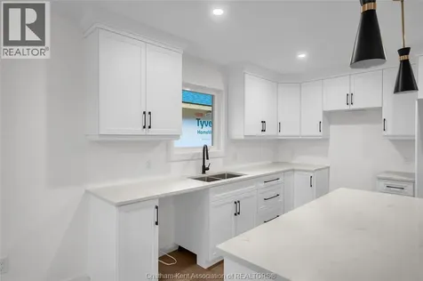 8 Cornerstone Place Chatham ON N7M 0V8