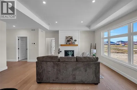 207 Rosewood Crescent Chatham ON N7M 0V4
