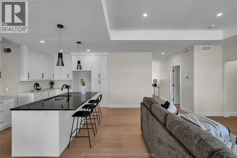 207 Rosewood Crescent Chatham ON N7M 0V4