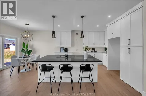 203 Rosewood Crescent Chatham ON N7M 0V4
