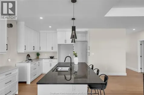 203 Rosewood Crescent Chatham ON N7M 0V4
