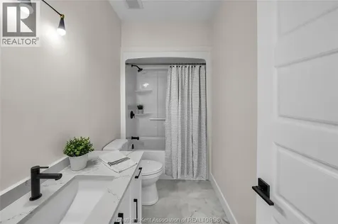 203 Rosewood Crescent Chatham ON N7M 0V4