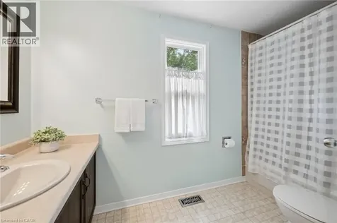 482 Foxhill Place Waterloo ON N2T 1X7