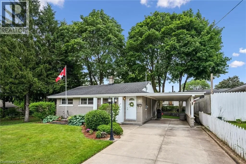 31 Third Avenue Cambridge ON N1S 2C5
