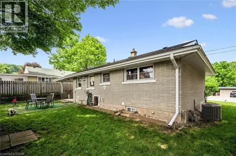 31 Third Avenue Cambridge ON N1S 2C5
