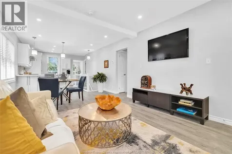 1209 Curry Avenue Windsor ON N9B 2C8