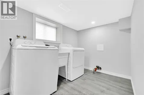 1209 Curry Avenue Windsor ON N9B 2C8