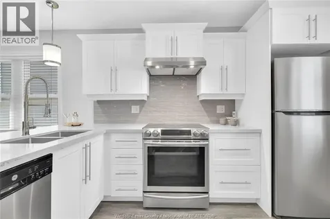 1209 Curry Avenue Windsor ON N9B 2C8