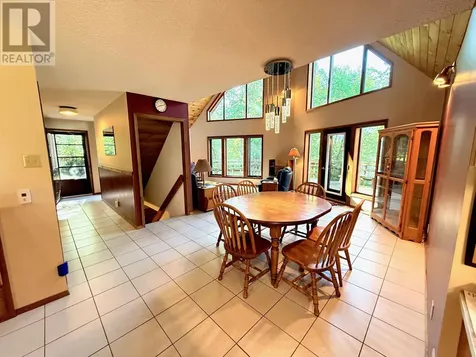 60 Campbell Road Kenora ON P9N 4N3