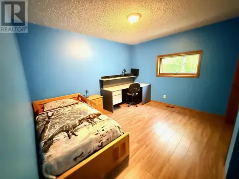 60 Campbell Road Kenora ON P9N 4N3