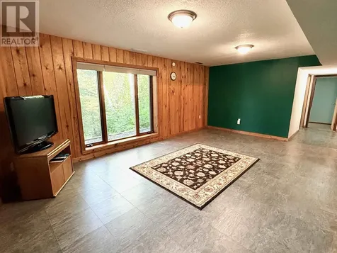 60 Campbell Road Kenora ON P9N 4N3