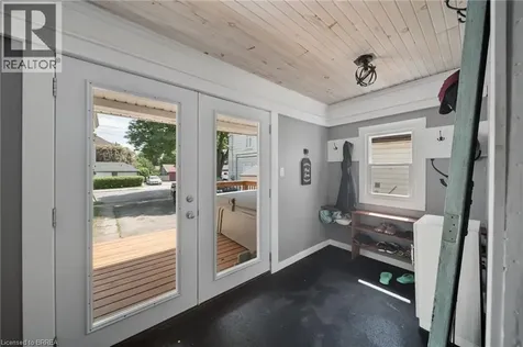 76 William Street Brantford ON N3T 3K8