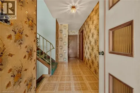 34 Windrush Crescent Hamilton ON L8V 2K8