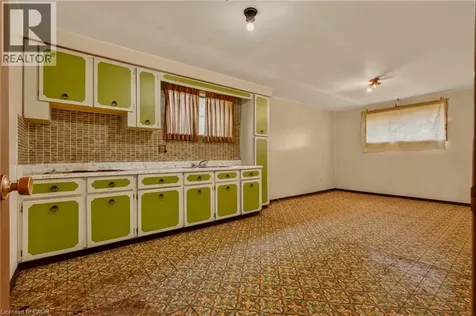 34 Windrush Crescent Hamilton ON L8V 2K8